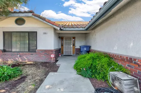 908 Suburban Ave, Madera, CA 93637 photo 4