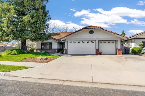 908 Suburban Ave, Madera, CA 93637 photo 3