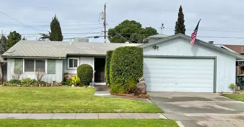 3823 E Holland Ave, Fresno, CA 93726
