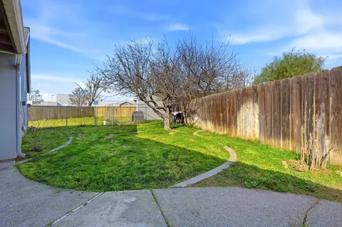 3207 Juniper Ct, Hanford, CA 93230 photo 36