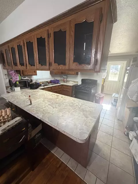 930 Sierra St, Madera, CA 93638 photo 4