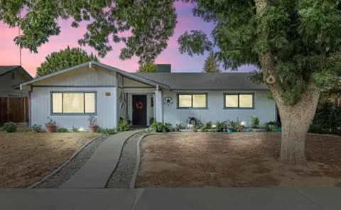 460 W Sacramento St, Coalinga, CA 93210