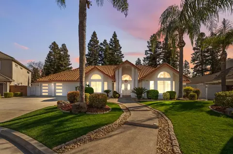 4943 W Minarets Ave, Fresno, CA 93722