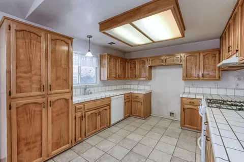 1150 N Mark Dr, Dinuba, CA 93618 photo 12