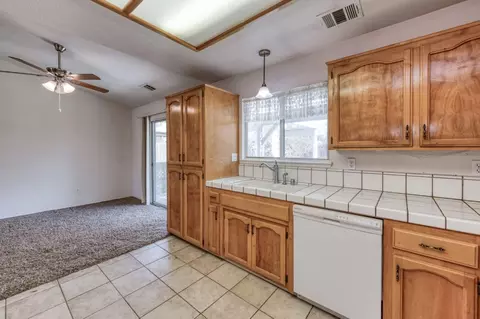 1150 N Mark Dr, Dinuba, CA 93618 photo 13