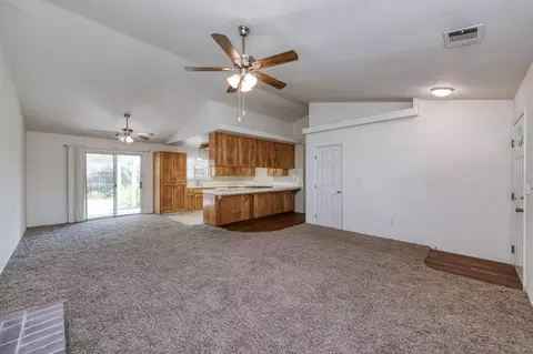 1150 N Mark Dr, Dinuba, CA 93618 photo 9