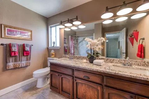 2051 Los Altos Ave, Clovis, CA 93611 photo 23