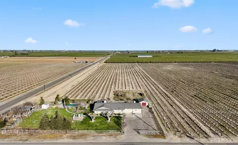 2938 N Trinity Ave, Kerman, CA 93630 photo 1