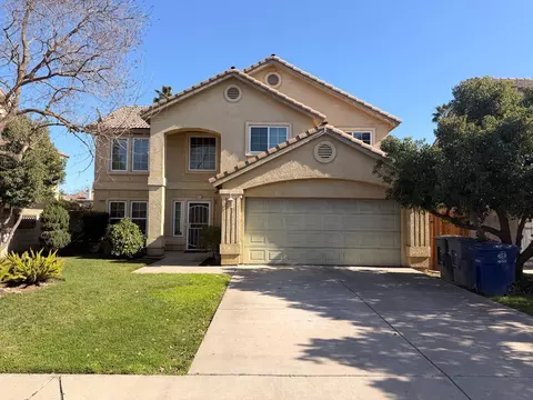 1457 Deborah Ln, Madera, CA 93637 photo 2
