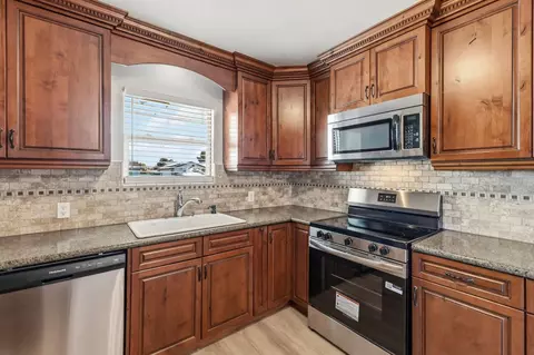 873 W Euclid Ave, Clovis, CA 93612 photo 11
