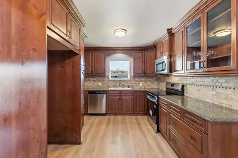 873 W Euclid Ave, Clovis, CA 93612 photo 10