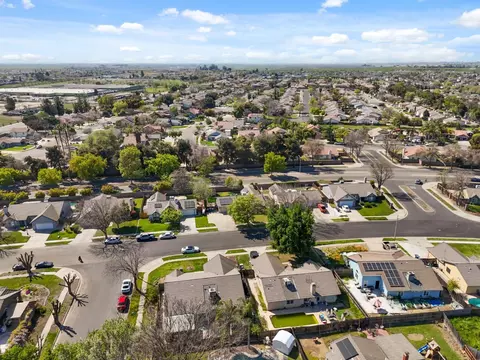 809 Wildwood Dr, Lemoore, CA 93245 photo 33