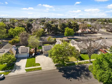 809 Wildwood Dr, Lemoore, CA 93245 photo 32