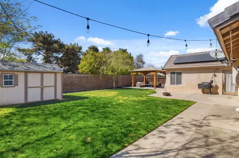 809 Wildwood Dr, Lemoore, CA 93245 photo 23