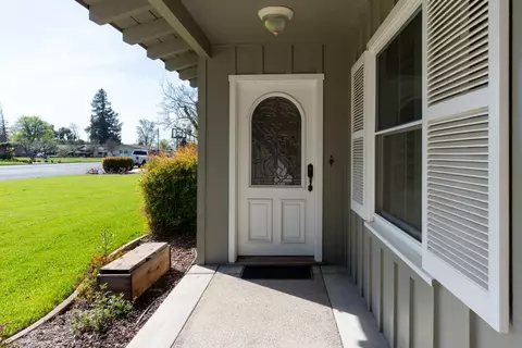 157 N Park Dr, Madera, CA 93637 photo 5