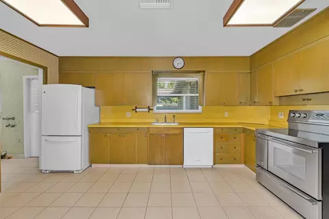 157 N Park Dr, Madera, CA 93637 photo 32