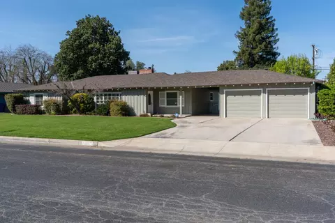 157 N Park Dr, Madera, CA 93637 photo 2