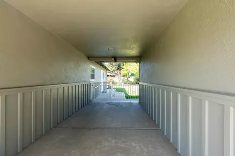 157 N Park Dr, Madera, CA 93637 photo 4