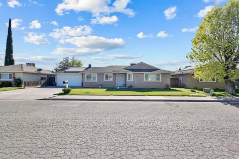 608 Grant Dr, Chowchilla, CA 93610 photo 2