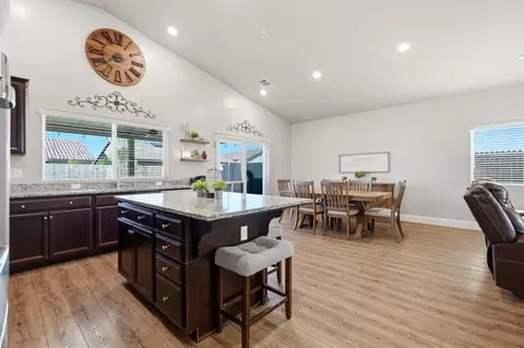 756 Strada St, Lemoore, CA 93245 photo 18