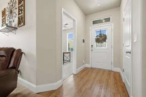 756 Strada St, Lemoore, CA 93245 photo 5