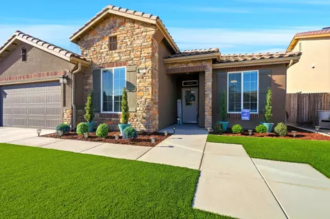 756 Strada St, Lemoore, CA 93245 photo 3