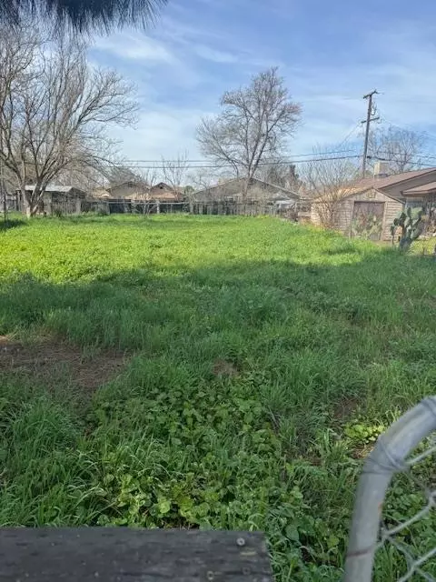 548 S Recreation Ave, Fresno, CA 93702