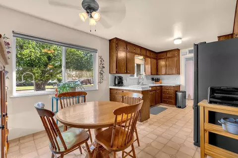1074 E Sample Ave, Fresno, CA 93710 photo 6
