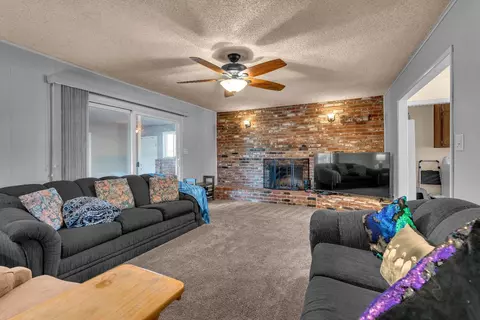 1074 E Sample Ave, Fresno, CA 93710 photo 8