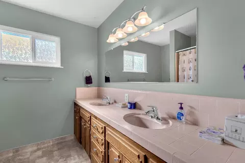 1074 E Sample Ave, Fresno, CA 93710 photo 13