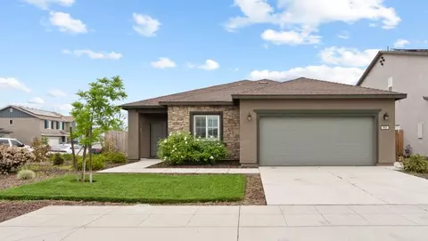 969 S Kandarian Ct, Fowler, CA 93625