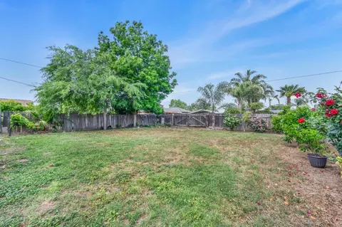 12476 W F St, Biola, CA 93606 photo 3
