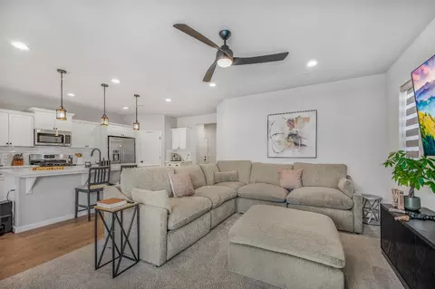 Living - 619 Wood Crest Ave, Madera, CA 93636 photo 1 of 1