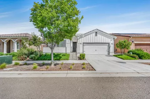 619 Wood Crest Ave, Madera, CA 93636