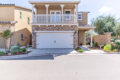179 Sunset Dr, Madera, CA 93636