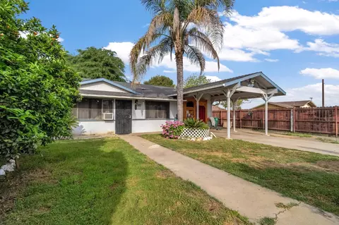 125 12th St, Orange Cove, CA 93646
