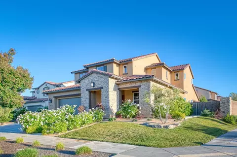 912 Vineyard Ct, Madera, CA 93636
