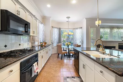 2549 Whiteash Ave, Clovis, CA 93619 photo 8