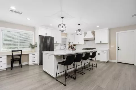6220 S Clara Ave, Fresno, CA 93706