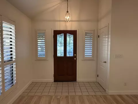 2504 Riverview Dr, Madera, CA 93637 photo 2