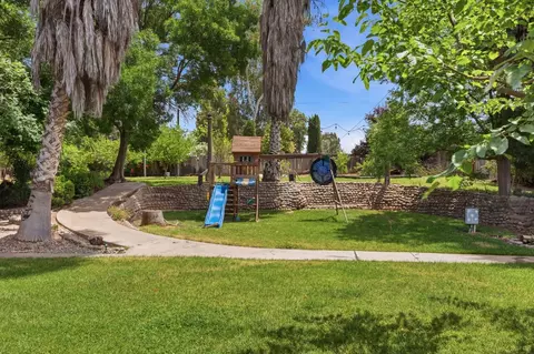 Exterior - 18839 Shell Dr, Madera, CA 93638 photo 10 of 10