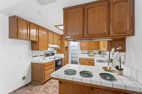 Kitchen - 18839 Shell Dr, Madera, CA 93638 photo 2 of 4