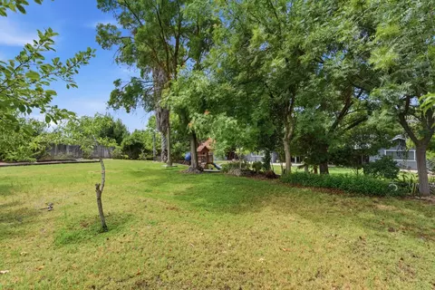 Exterior - 18839 Shell Dr, Madera, CA 93638 photo 7 of 10