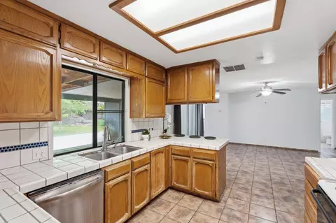 Kitchen - 18839 Shell Dr, Madera, CA 93638 photo 4 of 4