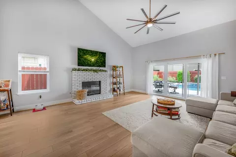 612 W El Paso Ave, Clovis, CA 93611 photo 6
