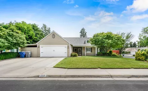 612 W El Paso Ave, Clovis, CA 93611