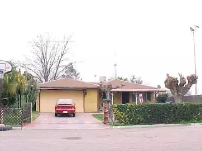 1212 Hoag, Sanger, CA 93657 photo 1