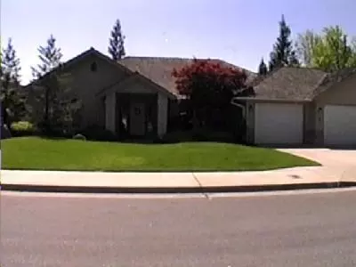 146 W Paul, Clovis, CA 93612 photo 1
