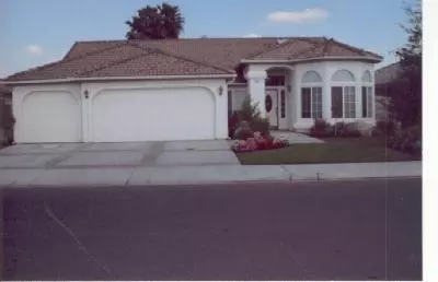 933 Trabon Way, Madera, CA 93637 photo 1