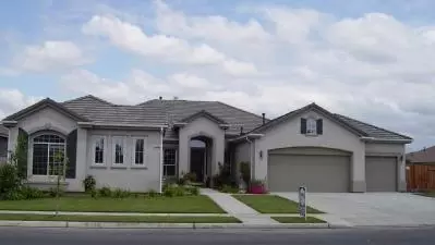 723 W Richmond, Clovis, CA 93611 photo 1